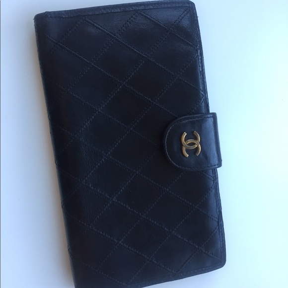 ❌Sold ❌Auth Chanel lambskin wallet - Picture 1 of 5